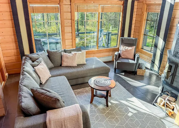 Dom wakacyjny Maentyrinne By Interhome